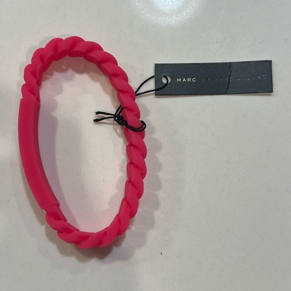 NWT- Marc Jacobs Adorable Rubber Pink Bracelet, sale !!